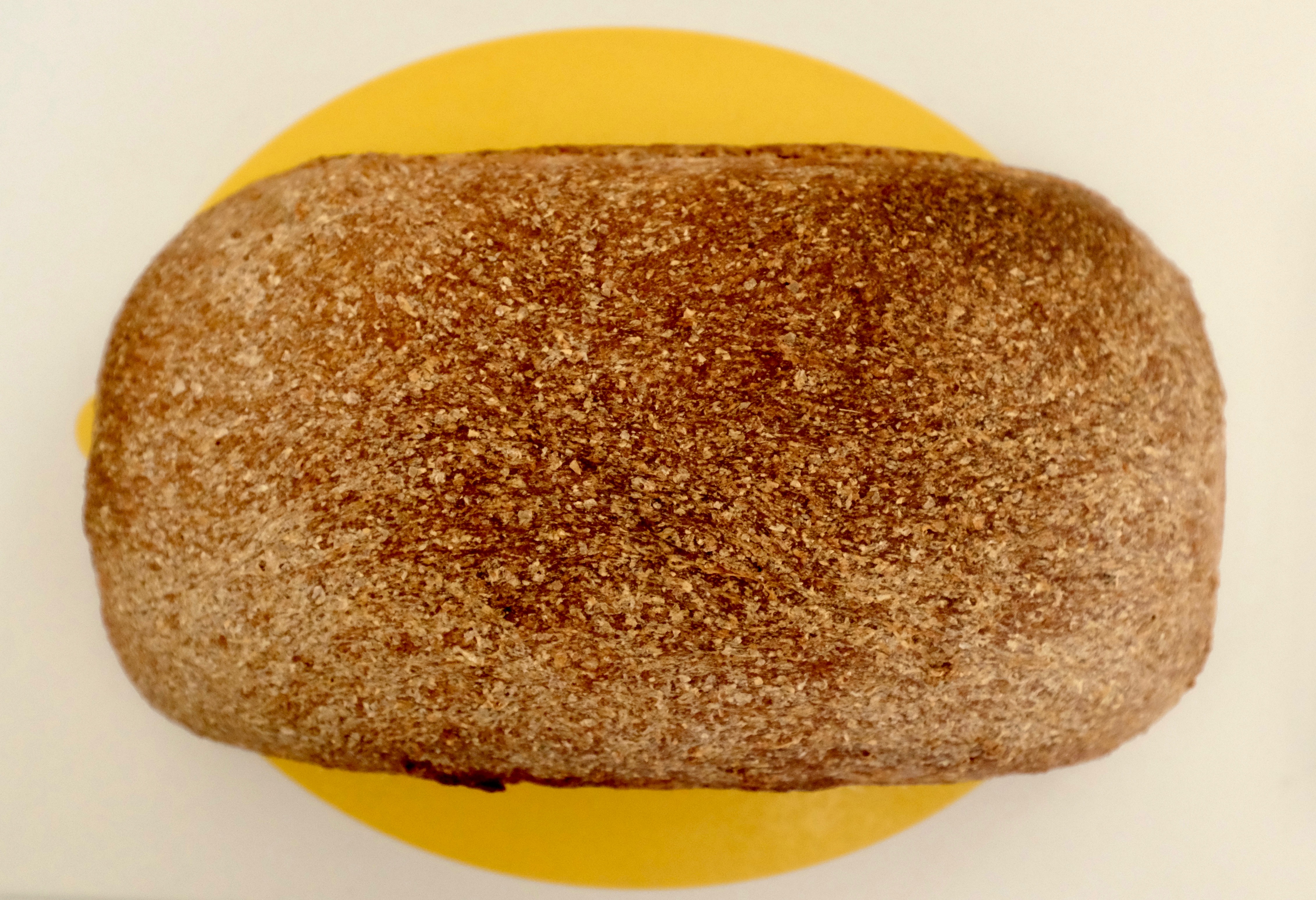 An image of a bread called “The brick (Hartog Volkoren)”